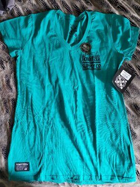 Howitzer womens shirt size M